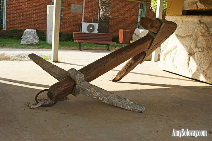 This ancient anchor dates back to the times when the land of Israel was part of the Roman Empire. This anchor is currently on display at the Antiquities Courtyard Museum in Ashkelon, Israel.