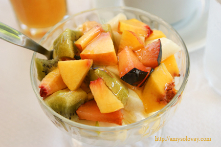 Greek Yogurt With Honey and Fruit Greek Yogurt With Honey and Fruit